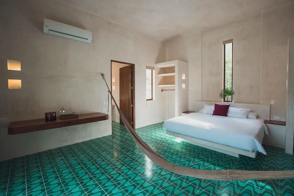 Hotel Holistika تولوم